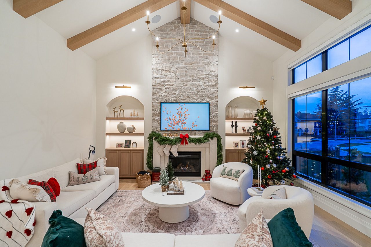 Before and after pair, or a fully renovated main living area
